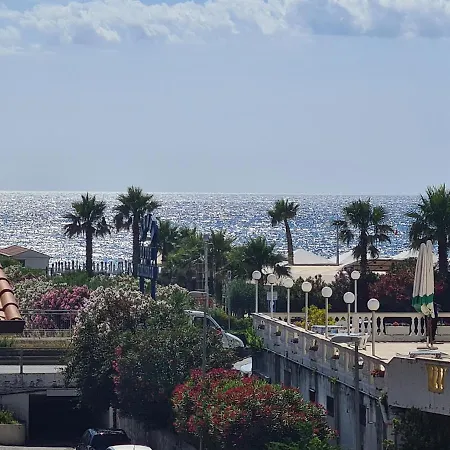 Alojamento de Acomodação e Pequeno-almoço Al Quadrato 4*